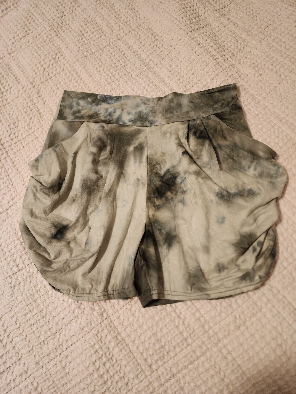 Women's Green Tie-Dye Bubble Shorts XL Athleisure Gym Workout Yoga Comfort
